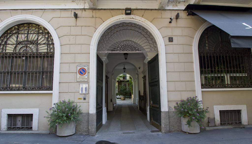 Italianway-Caretto Apartment Milan Bagian luar foto